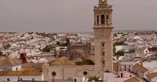 CASA EN LEBRIJA
