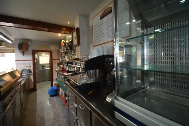 ¡¡ Gran oportunidad de negocio !! Venta de dos locales comerciales, opción a compra o traspaso. — 17
