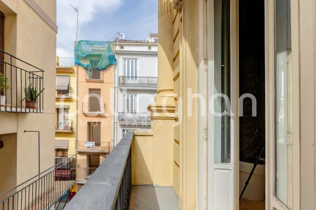 Exclusiva propiedad  frente a la Plaza de la Reina: 178 m2 de puro lujo en Ciutat Vella — 42