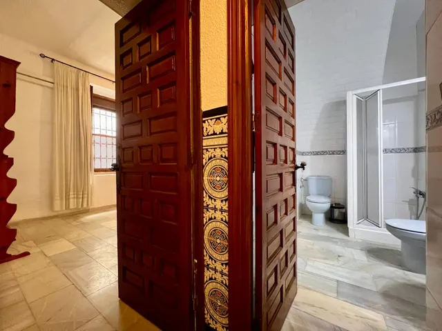 C. EXCLUSIVA CASA EN LA JUDERÍA A 5 MINUTOS DE LA MEZQUITA-CATEDRAL CON GARAJE Y ASCENSOR — 8