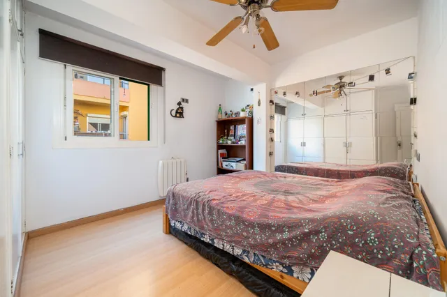 Venta cuarta planta 3 habitaciones sin ascensor Reyes Católicos — 18