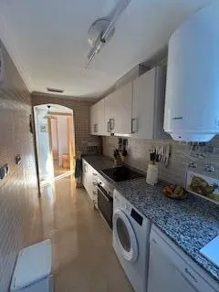 Amplia Propiedad de 3 habitaciones con Vistas a la Montaña — 14