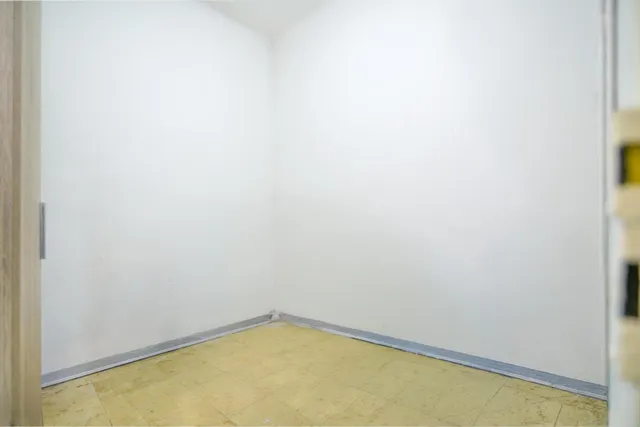 ¡Oportunidad única para inversores! Piso con alta rentabilidad e inquilino solvente en el centro de Manresa — 31