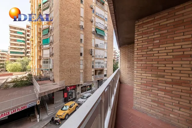 MAGNIFICA VIVIENDA EN LAS FLORES - CAMINO DE RONDA — 2