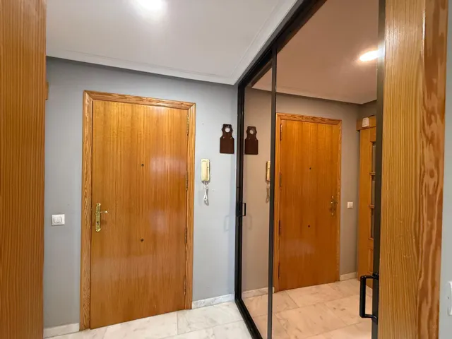 OPORTUNIDAD EN ALICANTE | LUZ, ALTURA Y VISTAS PRIVILEGIADAS — 9
