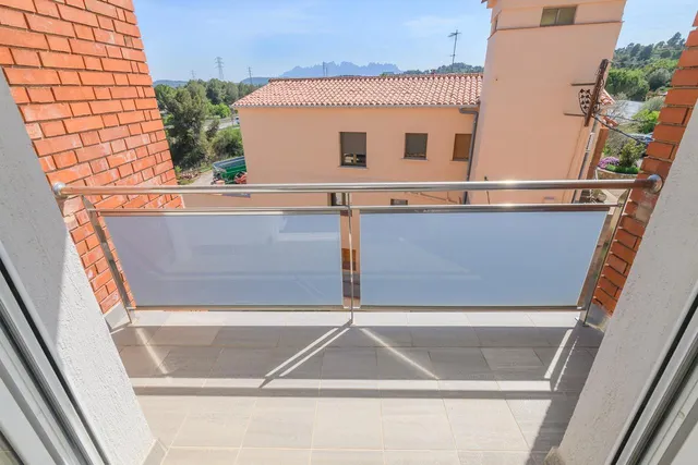 Exclusividad y diseño: 2º piso con ascensor, parking y suite de lujo — 20