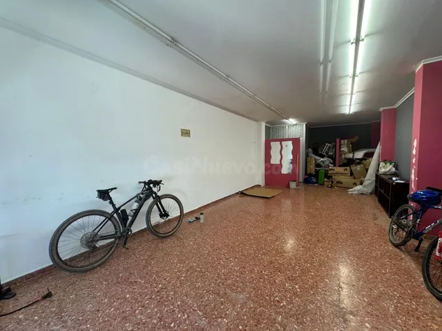 LOCAL COMERCIAL EN ZONA MUY CONCURRIDA - foto 4