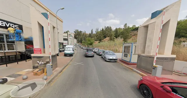 Local comercial 1 habitación 223m² en venta - Marbella - foto 2