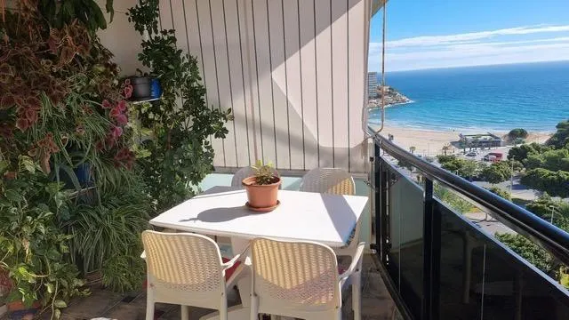 ESPECTACULAR ÁTICO DÚPLEX EN PRIMERA LÍNEA Y VISTAS AL MAR, 
