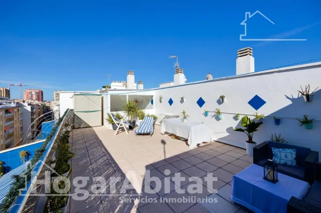 PRECIOSO ÁTICO CON DOS TERRAZAS, GARAJE Y PISCINA JUNTO AL MAR — 12