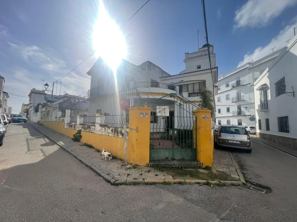 se vende suelo urbano centrico en Barbate