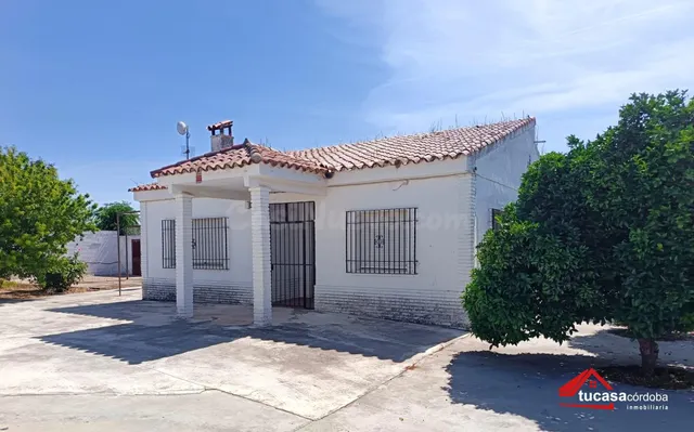Casa con parcela en La Barquera: espacio y comodidad en un e - foto 2