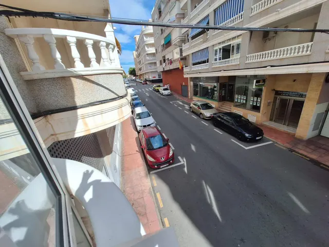 Acogedor Apartamento en Torrevieja, Ideal para Vivir — 5