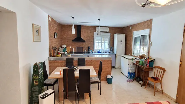Amplia Casa con Terreno en Can Nicolau de Dalt , Castellbisbal, Ideal para Entrar a Vivir — 8