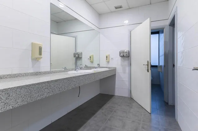 OFICINAS EN PUERTO  DE SAGUNTO — 26