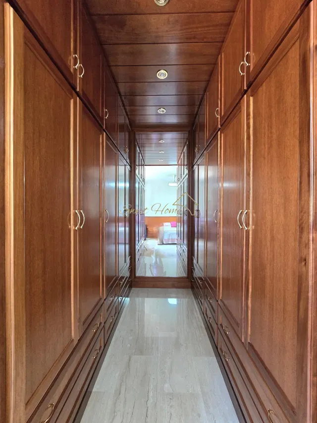 Casa impecable con privacidad, piscina y vistas panorámicas — 35