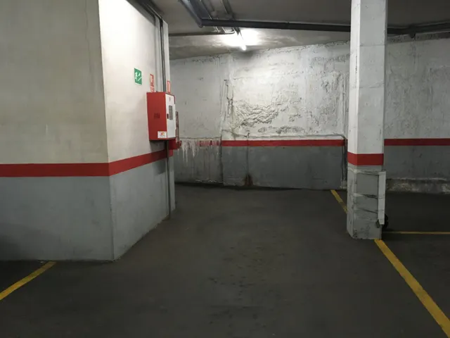 PLAZA DE APARCAMIENTO EN VENTA EN PLENO CENTRO DE MANRESA — 3