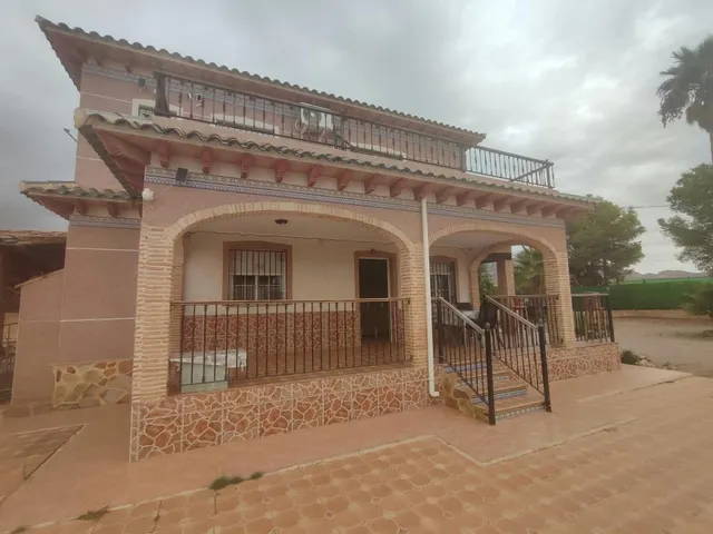 ¡ESPECTACULAR VIVIENDA CON GRAN PARCELA, PISCINA Y ZONA DE B - foto 3
