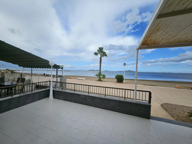 ESPECTACULAR CHALET EN PRIMERA LÍNEA DE PLAYA — 21