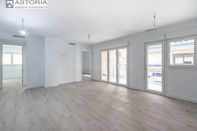 Piso reformado en Avenida Barcelona — 5