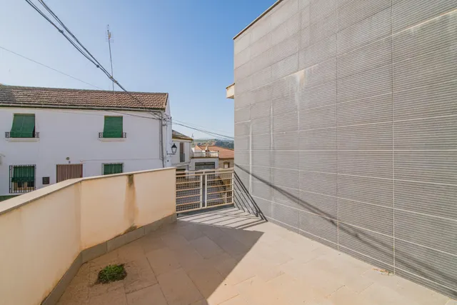EDIFICIO EN VENTA EN MORALEDA DE ZAFAYONA — 50