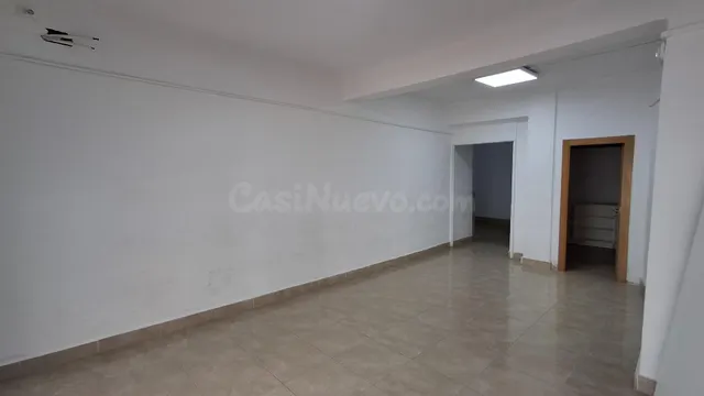 Bajo comercial en alquiler de 96 m2 situado muy cercano a la - foto 5