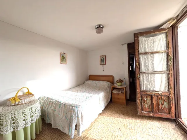 Vivienda en la localidad  Moros, pleno centro de la localidad. — 21