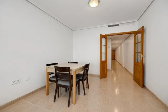 Venta de amplio apartamento seminuevo Ed.Torreaguas Torrevieja — 9