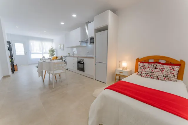 ¡Tu nuevo hogar a estrenar frente al parque en Altabix! — 20