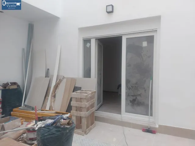 PRECIOSO BAJO CON PATIO — 17