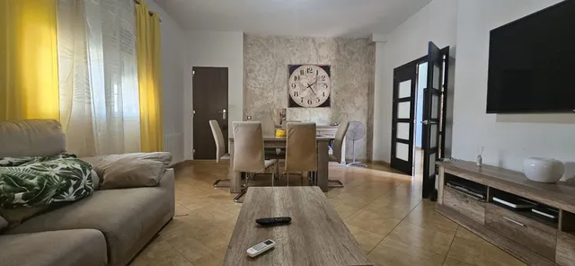 Impresionante Chalet en Urbanización Encinares de Alcolea con Piscina y Amplias Estancias — 10