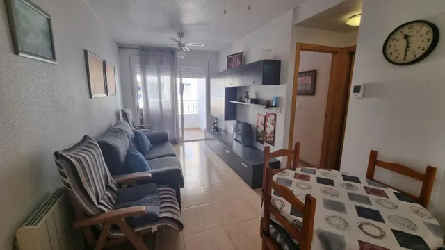 Apartamento de 2 dormitorios a 700 m. del mar, con piscina comunitaria y garaje - zona Torrevieja - — 17