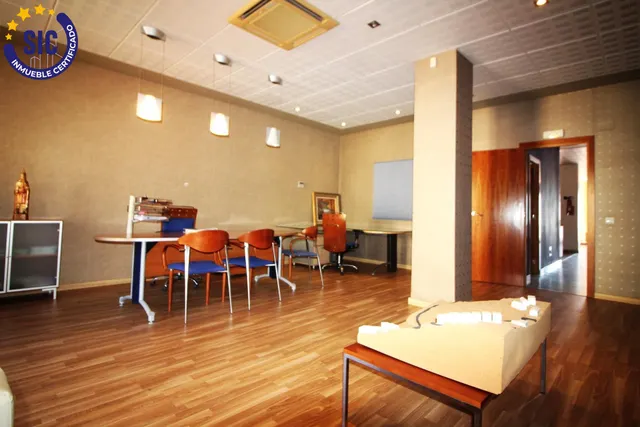 Local comercial actualmente oficina muy bonita en 1ª línea de la playa de Morro de Gos — 13