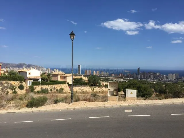 Se vende parcela urbana en Sierra Cortina - foto 2