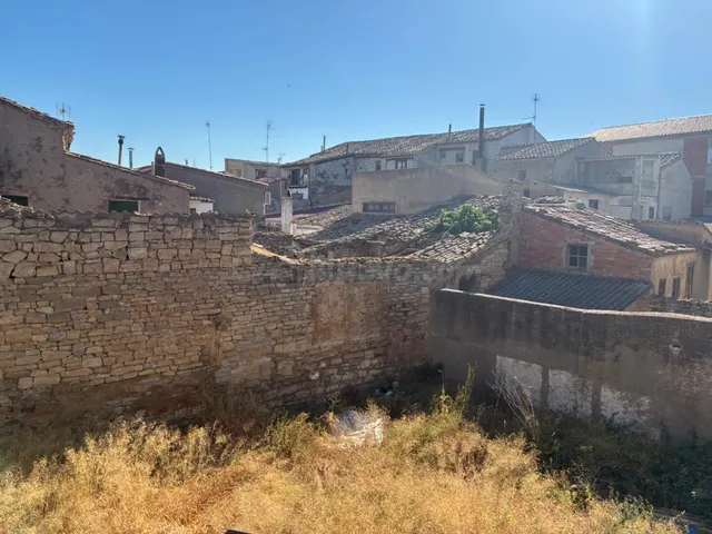 AMPLIA VIVIENDA CON GRAN POTENCIAL DE REFORMA - foto 3