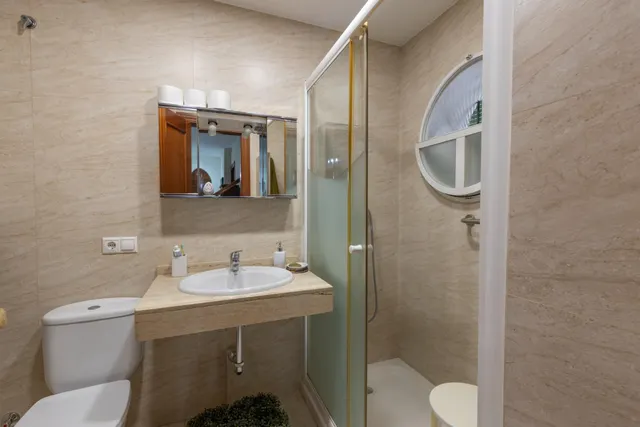 Chalet pareado con piscina, jardín y bonitas vistas a Granada en La Zubia — 23