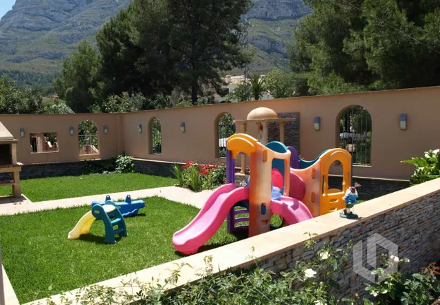 Chalet de lujo y dos adosados individuales. Oferta Única! — 31