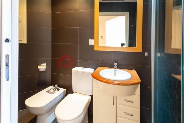 Vivienda esquinera y con encanto en el corazón del Eixample con el estilo clásico de la ciudad de Barcelona. — 15