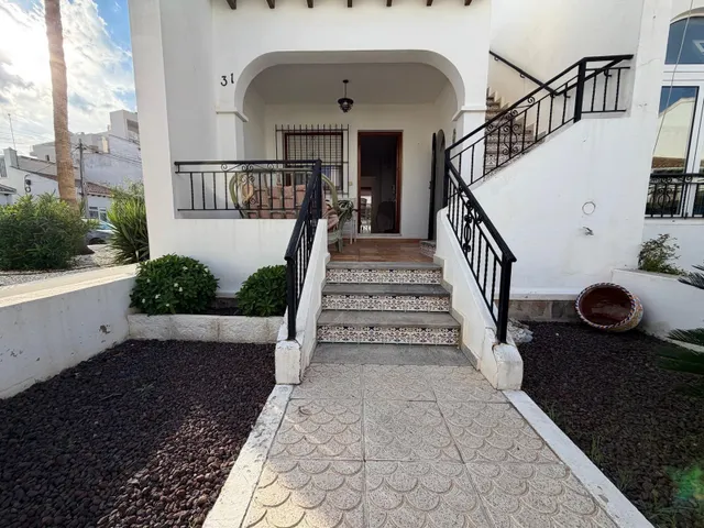 Fabulosa vivienda tipo duplex con entrada independiente y amplio jardin — 7