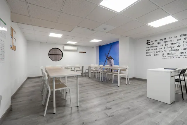 Venta de amplio y funcional local en zona inmejorable (avda. madrid) - Granada — 13