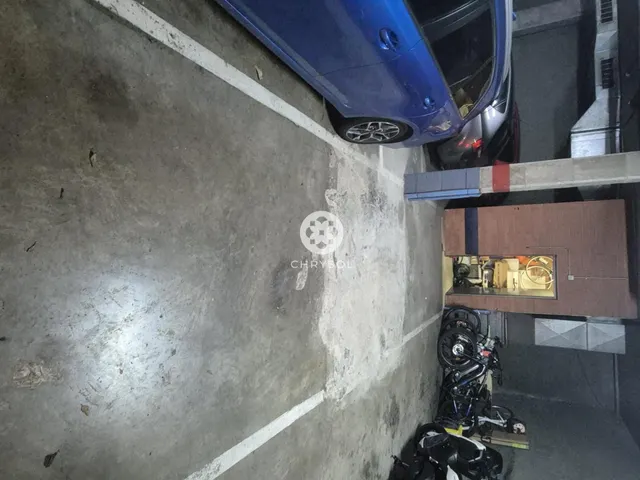 Dúplex con encanto de casa independiente, 4 dormitorios y terraza de 20 m2. — 36