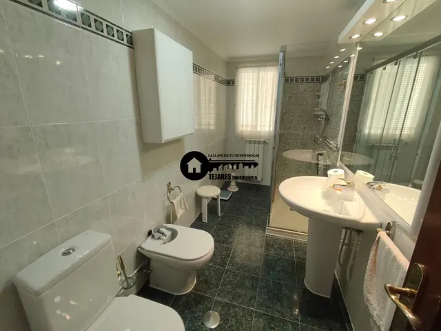 Inmobiliaria tejares vende estupendo piso en zona ensanche — 20