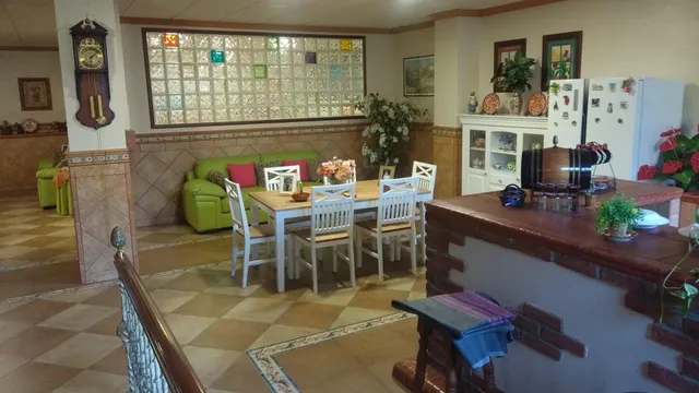 MAGNÍFICO CHALET CON DOS CASAS EN URB LA COLINA.CORDOBA — 50