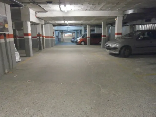 PLAZA DE PARKING EN SANT ANDREU DE LA BARCA A 20' DE BARCELONA — 2