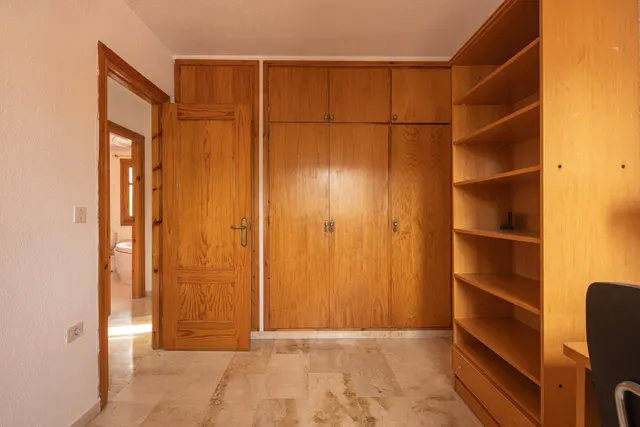 Casa 4 habitaciones 246m² en venta - Granada — 28
