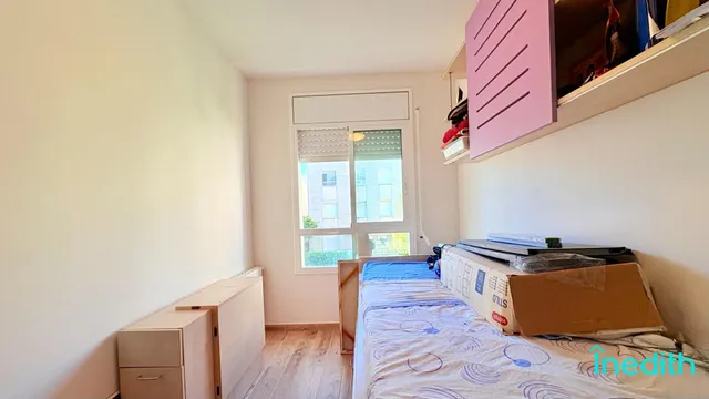 A 50 metros de la playa, Piso impecable con terraza, vistas , parking, trastero y piscina — 25