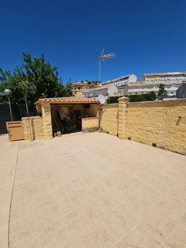 229 m2, 3 plantas y 8 placas solares para vivir sin mirar el recibo a fin de mes — 14