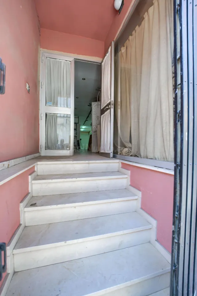 Local de 204 m2 en la principal calle comercial de Sanlúcar  - foto 4