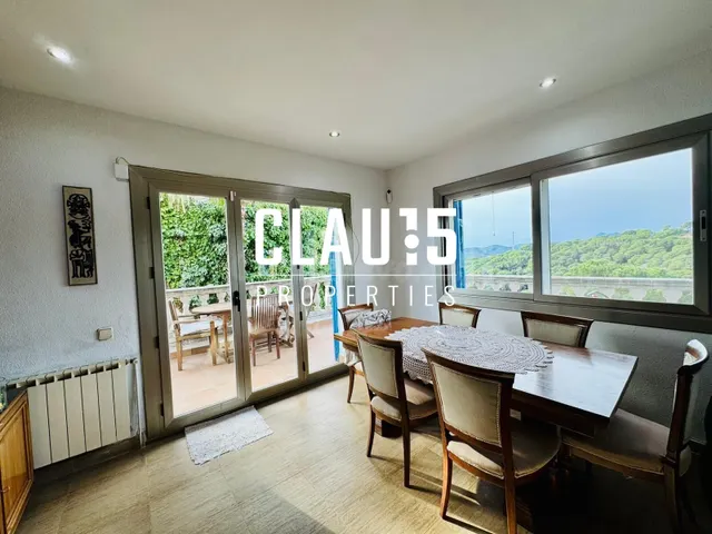 Casa unifamiliar en venta en Sant Cebrià de Vallalta con pis - foto 5