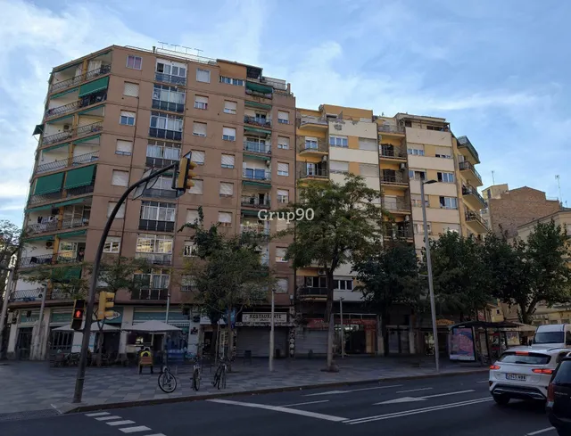 Piso económico con balcón en Plaza del Treball (Lleida) — 34